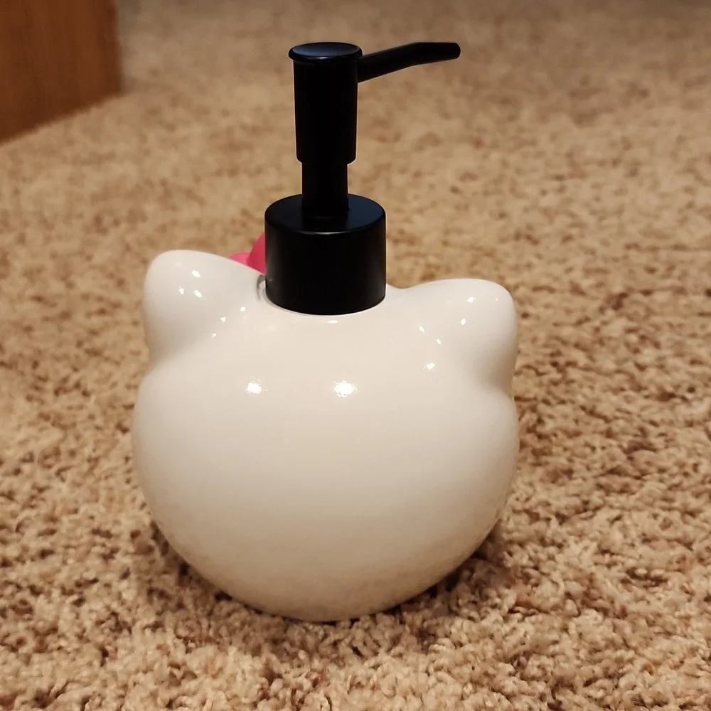 NEW Hello Kitty Soap Dispenser